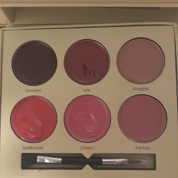 Pur Minerals Retired Cinderella Collection - Picture 7 of 8